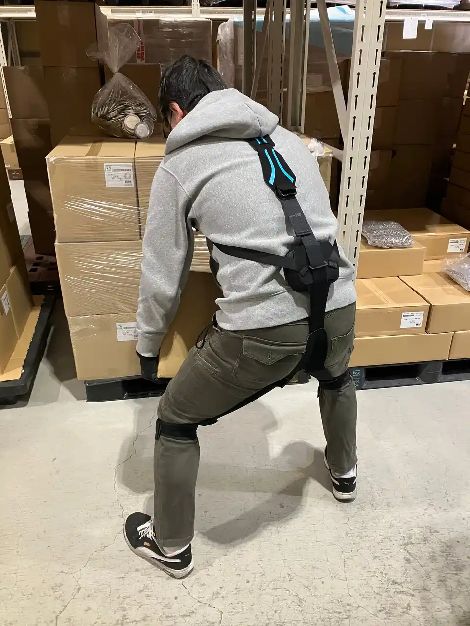 【株式会社イノフィス】 株式会社ベック、物流現場の安定運営へマッスルスーツを導入