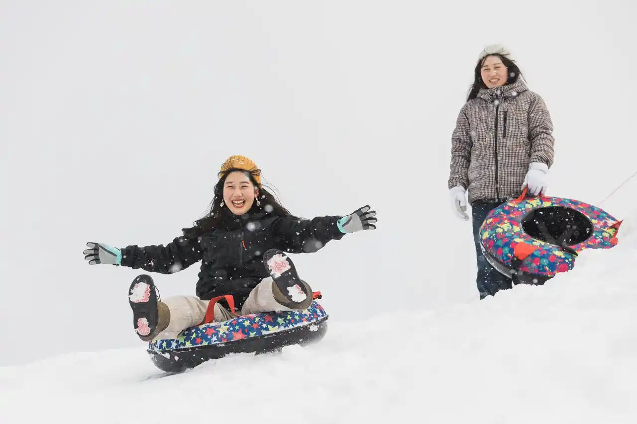 【TOWADA TRAVEL】 手ぶらで雪遊びが楽しめる「スノーパーク」、1月30日16時に十和田湖冬物語会場でオープン！