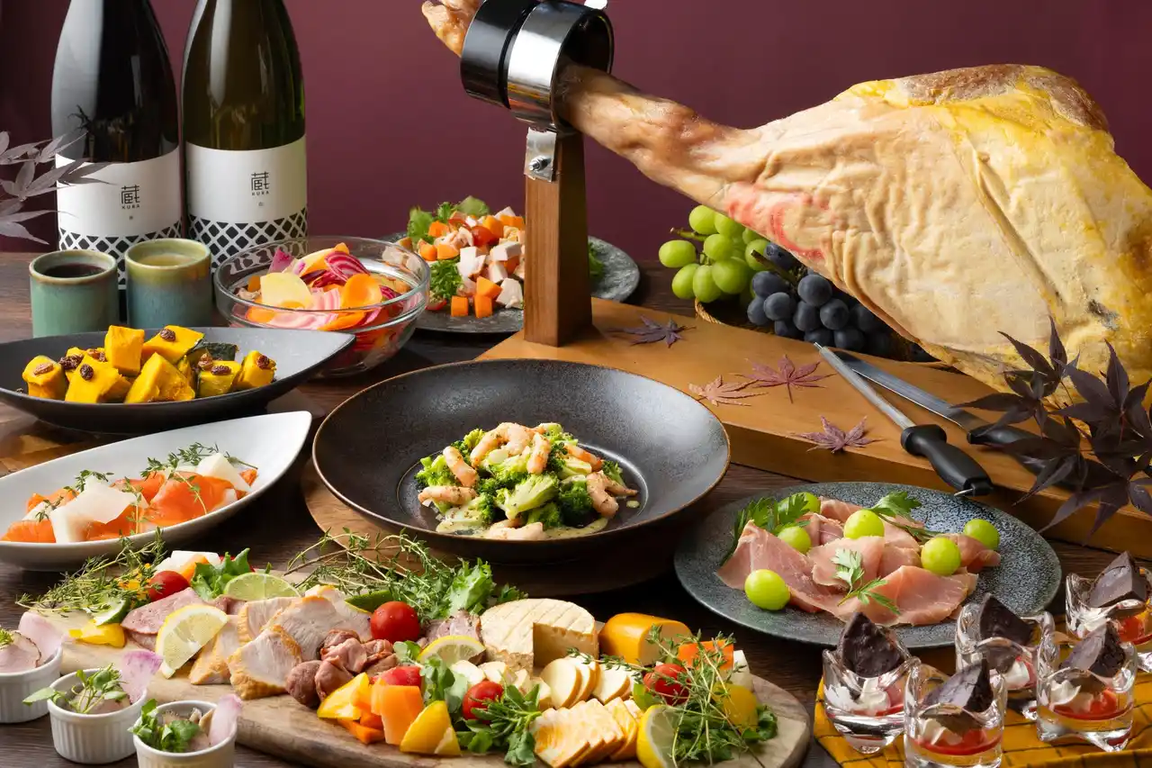 富士マリオットホテル山中湖　一升瓶に詰められた山梨ワインをフリーフローで「Smoke & Grill Semi-Buffet Dinner ～YAMANASHI Wine Mariage～」を発売