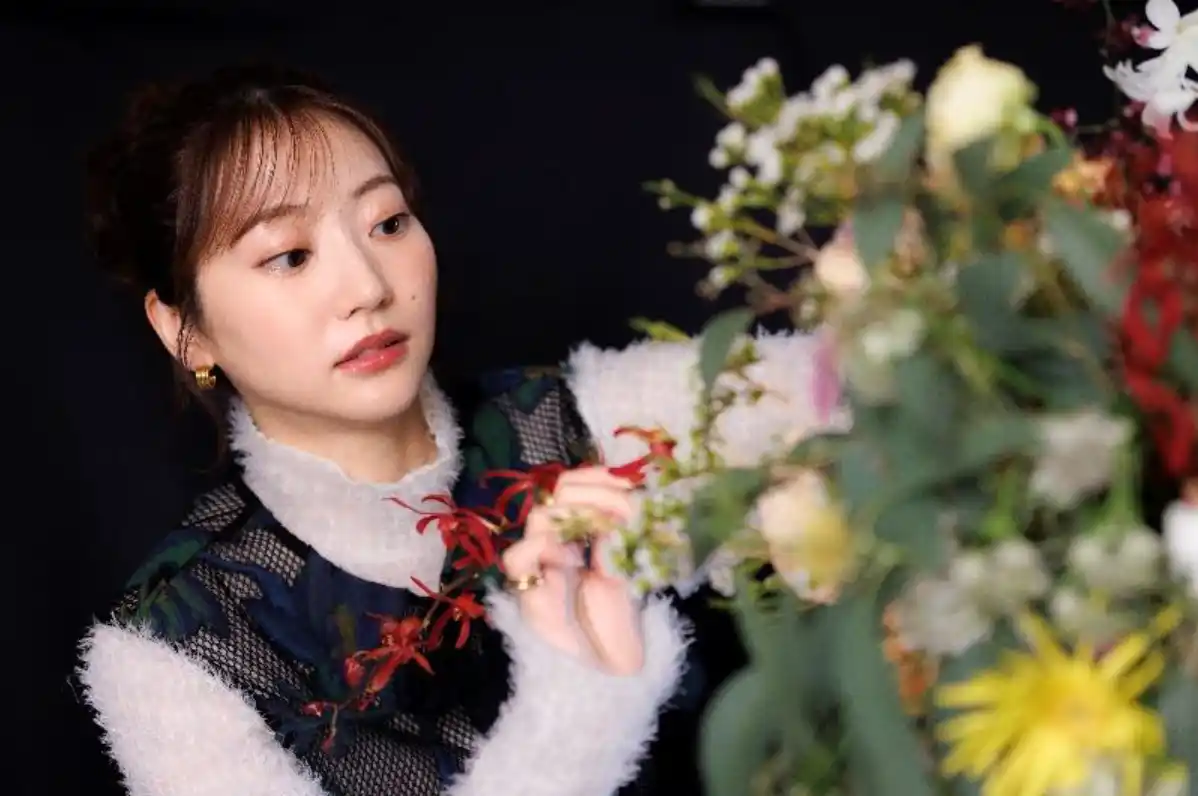 【株式会社リクルート】 『ゼクシィ』とMBS/TBS系『プレバト!!』の異色コラボ企画「ヘアフラワーアート」優勝作品を掲載