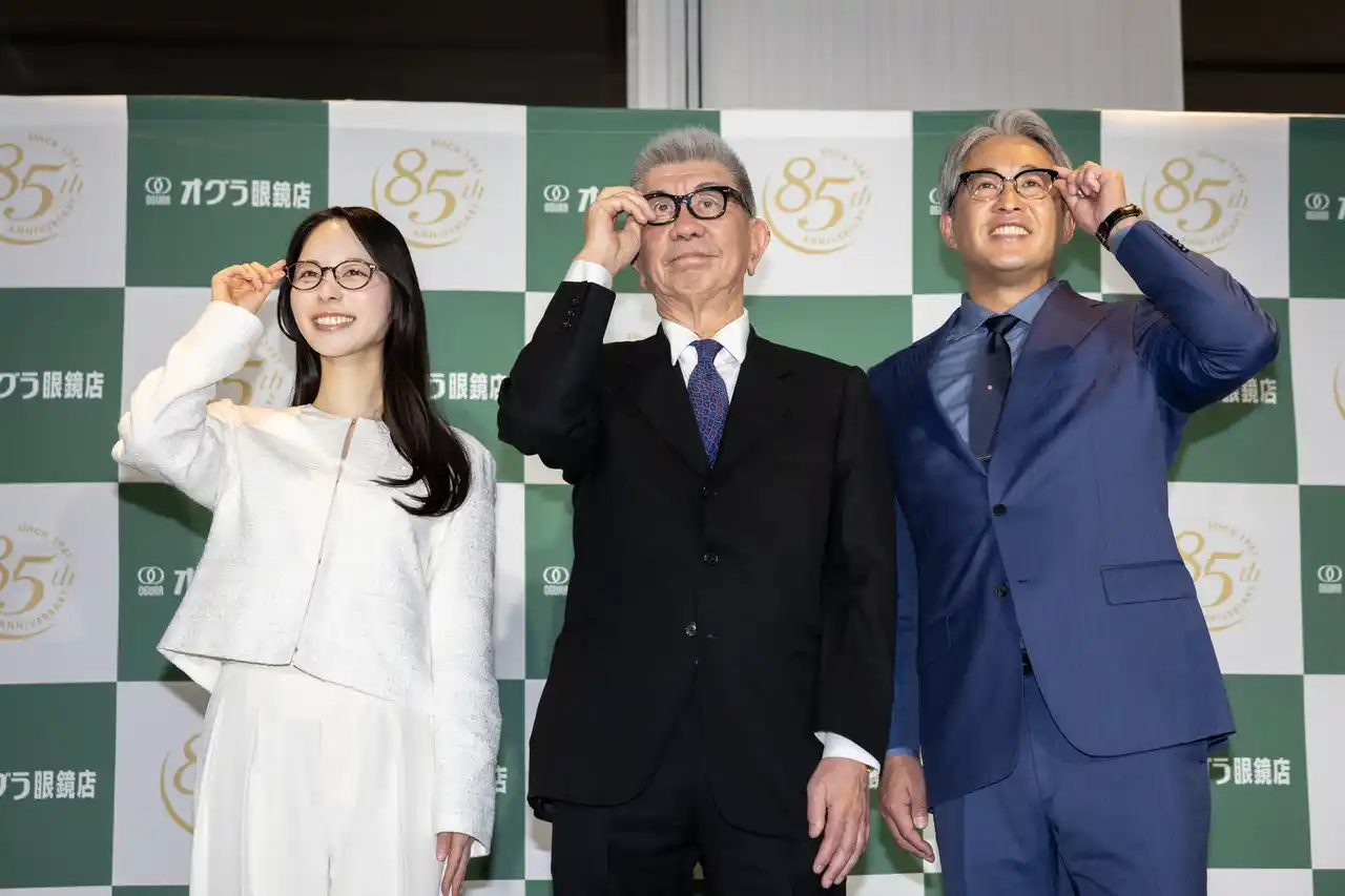 【株式会社オグラ】 【イベントレポート】「見え方が変わると、世界が変わる！」野球解説者・五十嵐亮太さん、人生初の遠近両用眼鏡をかけて特別トークセッションに登場！40代からの“目のライフステージ”について語る