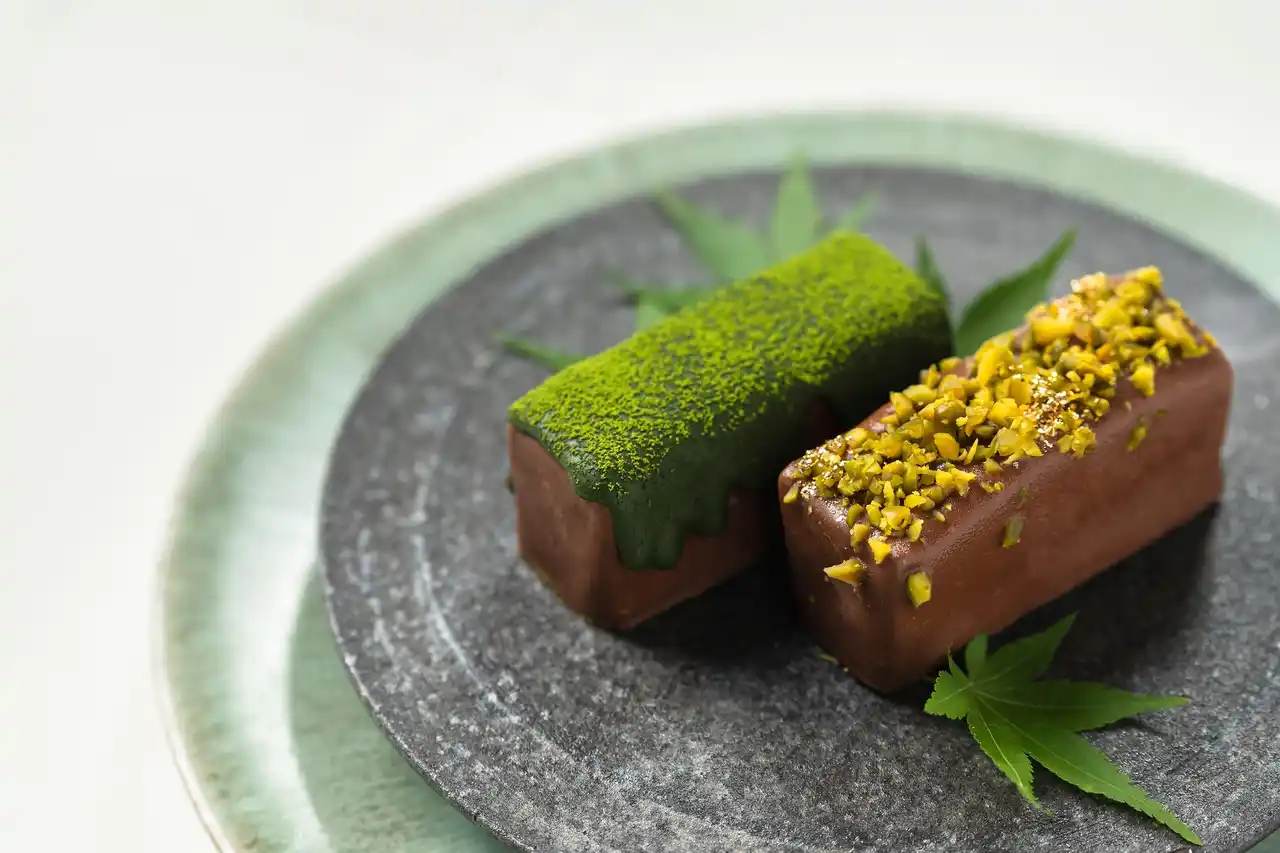 【デュシタニ京都】デュシタニ・ドバイとのコラボレーションによる珠玉のスイーツ「ドバイチョコレート」の提供を開始