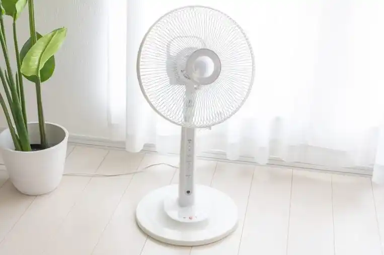 【株式会社ナビット】 暑い日には手放せない！扇風機ついて調査しました！【1000人アンケート】