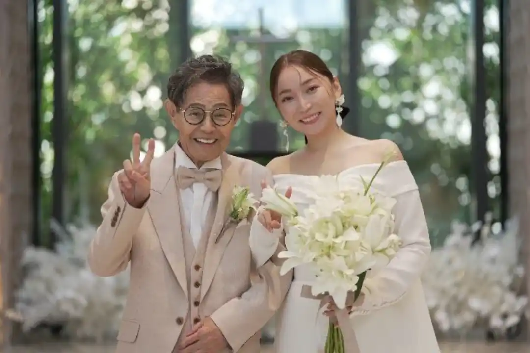 【株式会社リクルート】 年の差婚バッシングに大病…山あり谷ありの夫婦の歩みを振り返る 加藤 茶・綾菜夫妻が「バウリニューアル」 15年目の誓い新たに