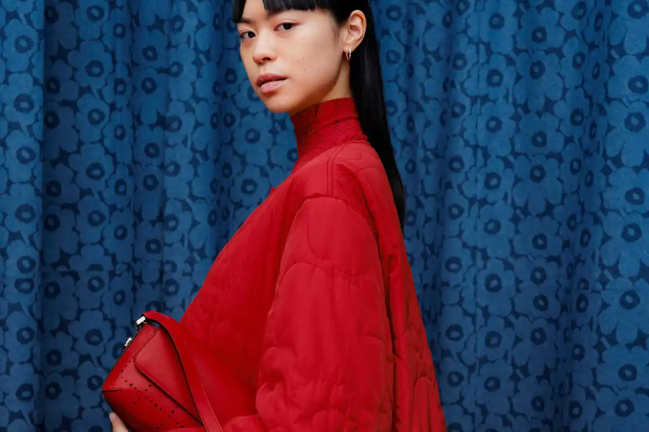 [マリメッコ]花の絶え間ない変化を大胆に表現した新作ウェアコレクションが登場。8月29日(金)よりブランドフェアもスタート。