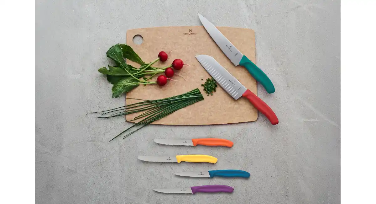 「ビクトリノックス スイスクラシック コレクション」カラーバリエーションを全７色へ大胆にリニューアル