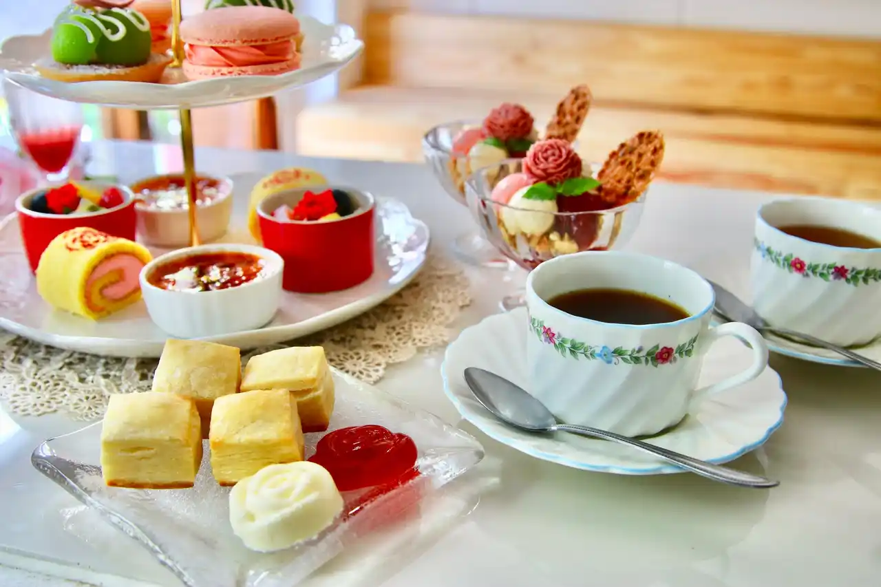 バラづくしのアフタヌーンティーから雑貨までそろう専門店「鎌倉ローズアトリエ ソフィア」9月2日鎌倉駅東口徒歩5分にオープン