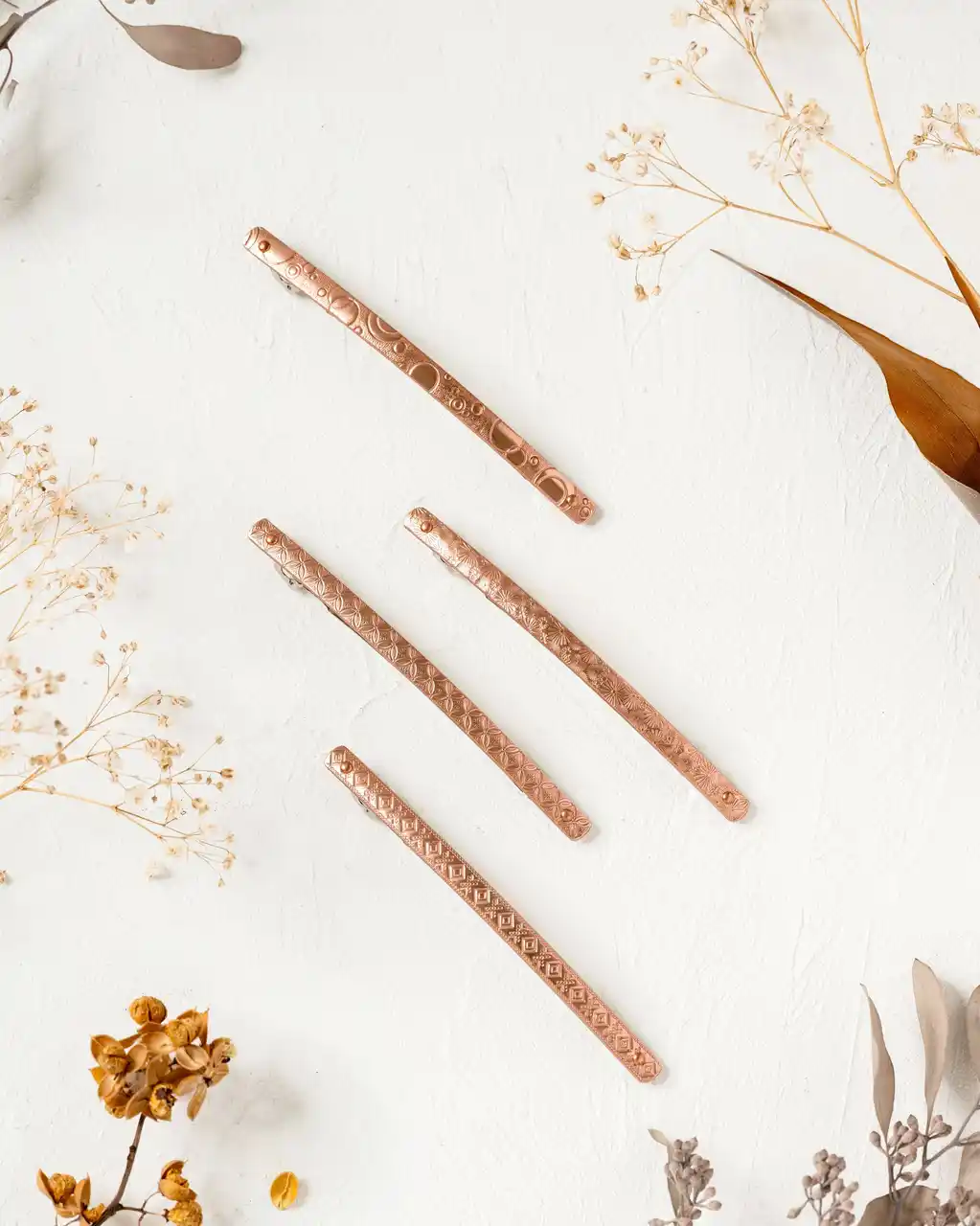 【新商品】京都の錺金具から生まれた、希少な「銅製バレッタ」を発売| 2026年1月1日(木) | 錺之-KAZARINO-