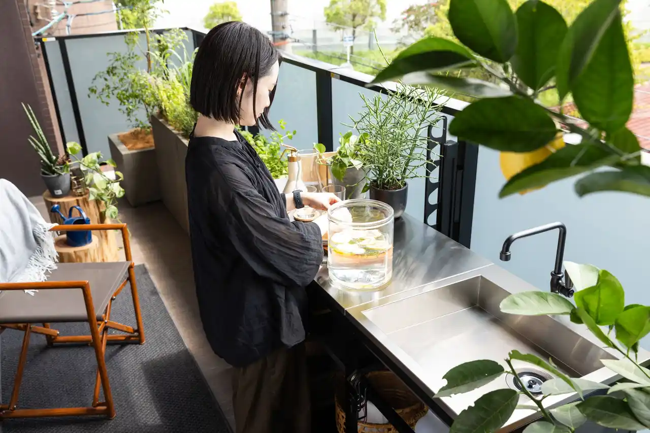 「暮らし」と「外」をつなぐ新たな空間の提案 心地よく住まうための中間領域『ソテリア』