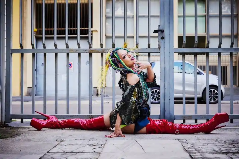 ポールダンス×メディア×広告で唯一無二の発信を続ける「AYA(アヤ)」の挑戦アングラ文化で培った嗅覚と行動力で、大阪から新たなカルチャーを創り出す女性経営者2025年9月13日、新事業説明会を開催