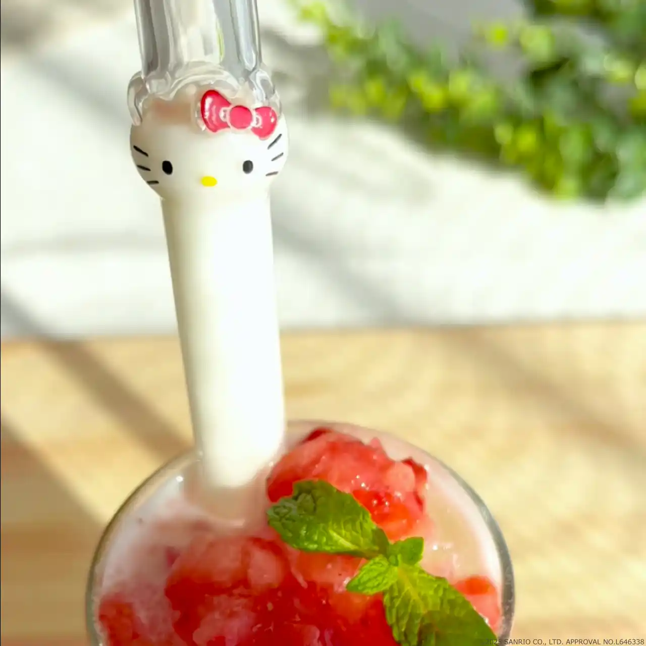 長らく品切れとなっていた「ハローキティ」ガラス製マイストロー、グッドグラスより再販売