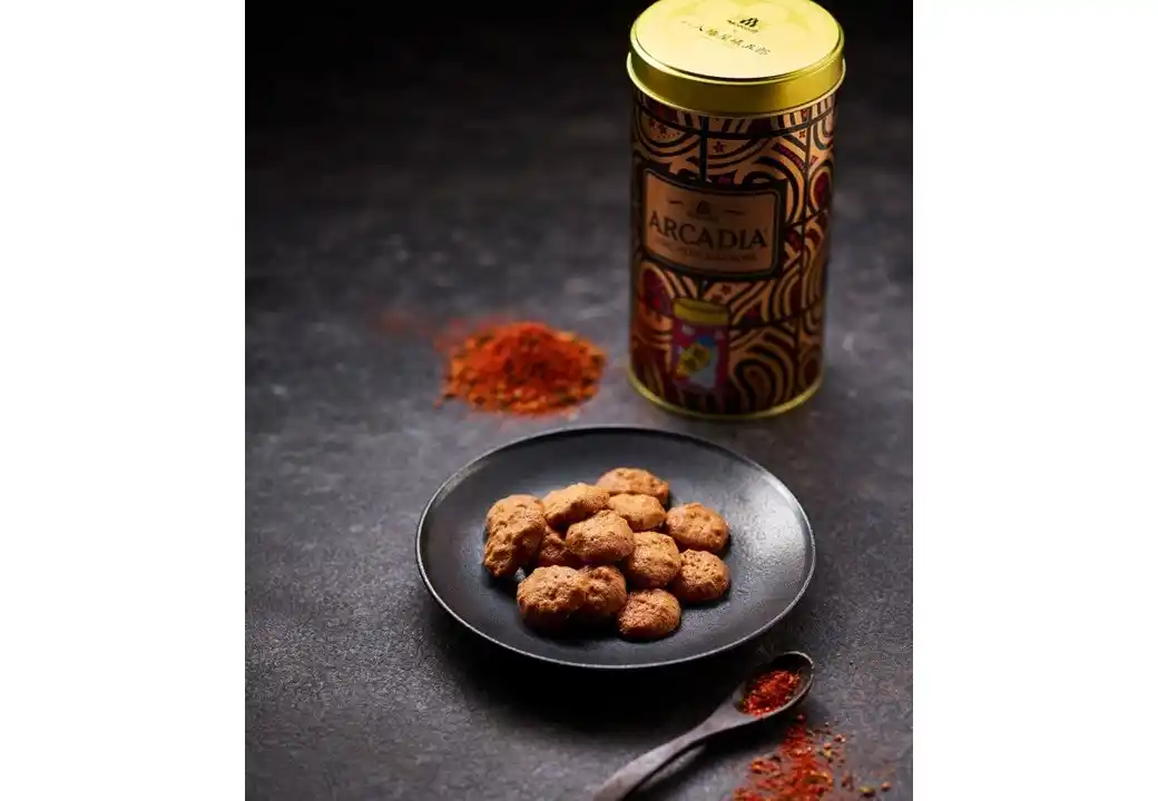 【モロゾフ株式会社】 【洋菓子メーカー モロゾフ】七味唐辛子メーカー 八幡屋礒五郎とのコラボレーション　新商品「七味アルカディア」 ながの東急百貨店にて先行販売