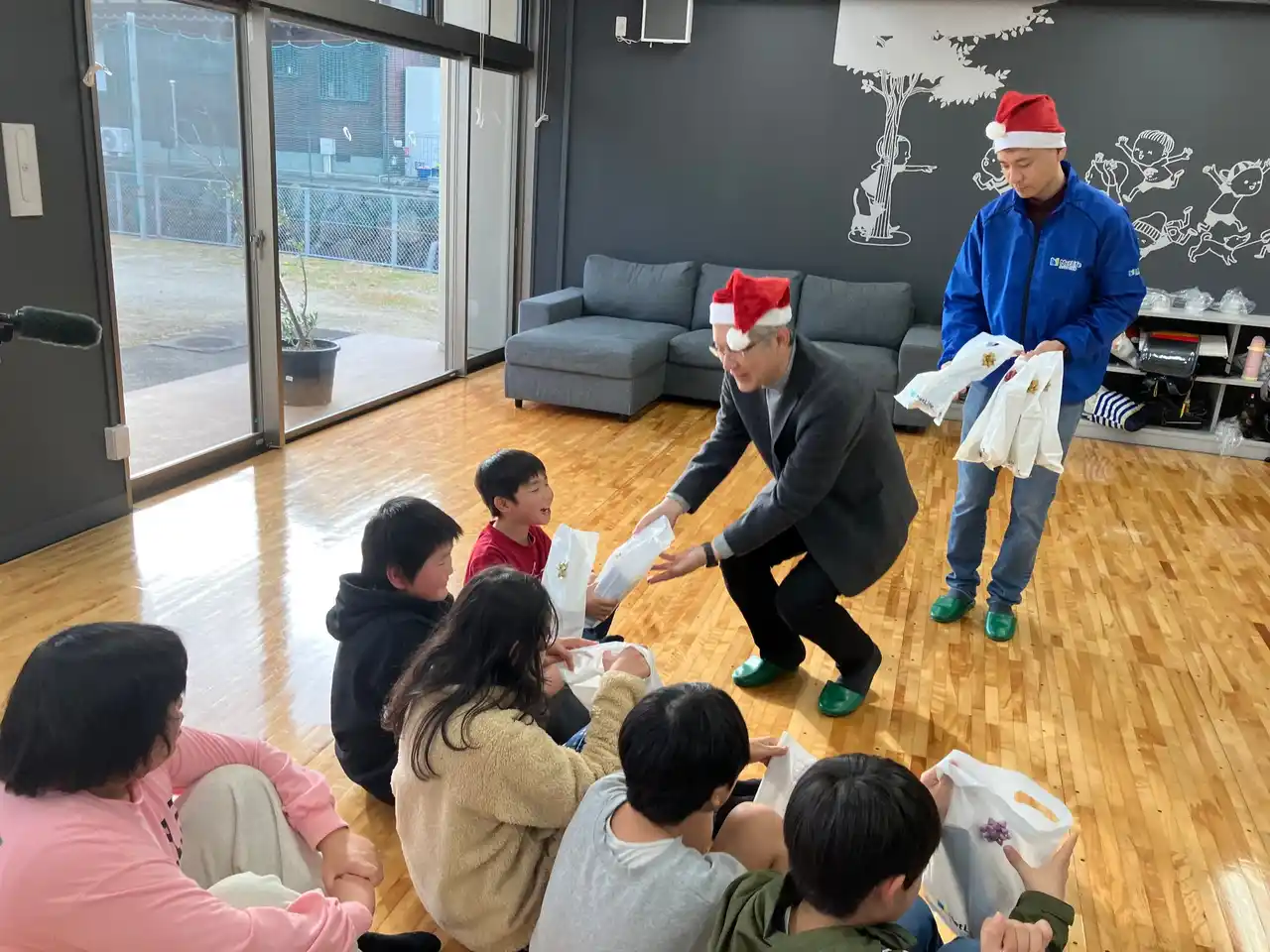 【メットライフ生命】 クリスマスに贈る笑顔とぬくもり