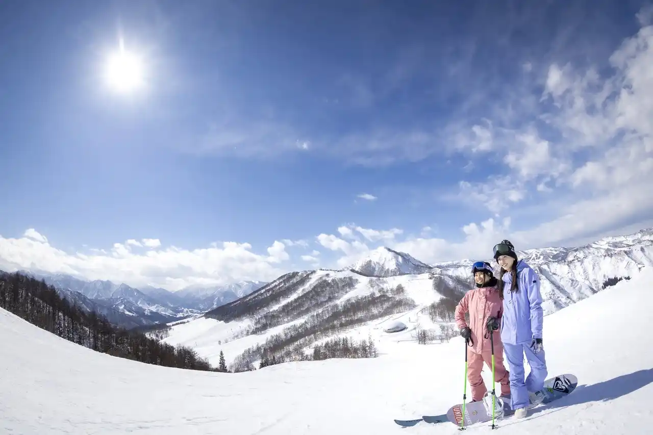 【株式会社ホスピタリティオペレーションズ】 関越道「塩沢石打IC」からわずか1分！「舞子スノーリゾート」 2025年12月27日（土）より営業開始