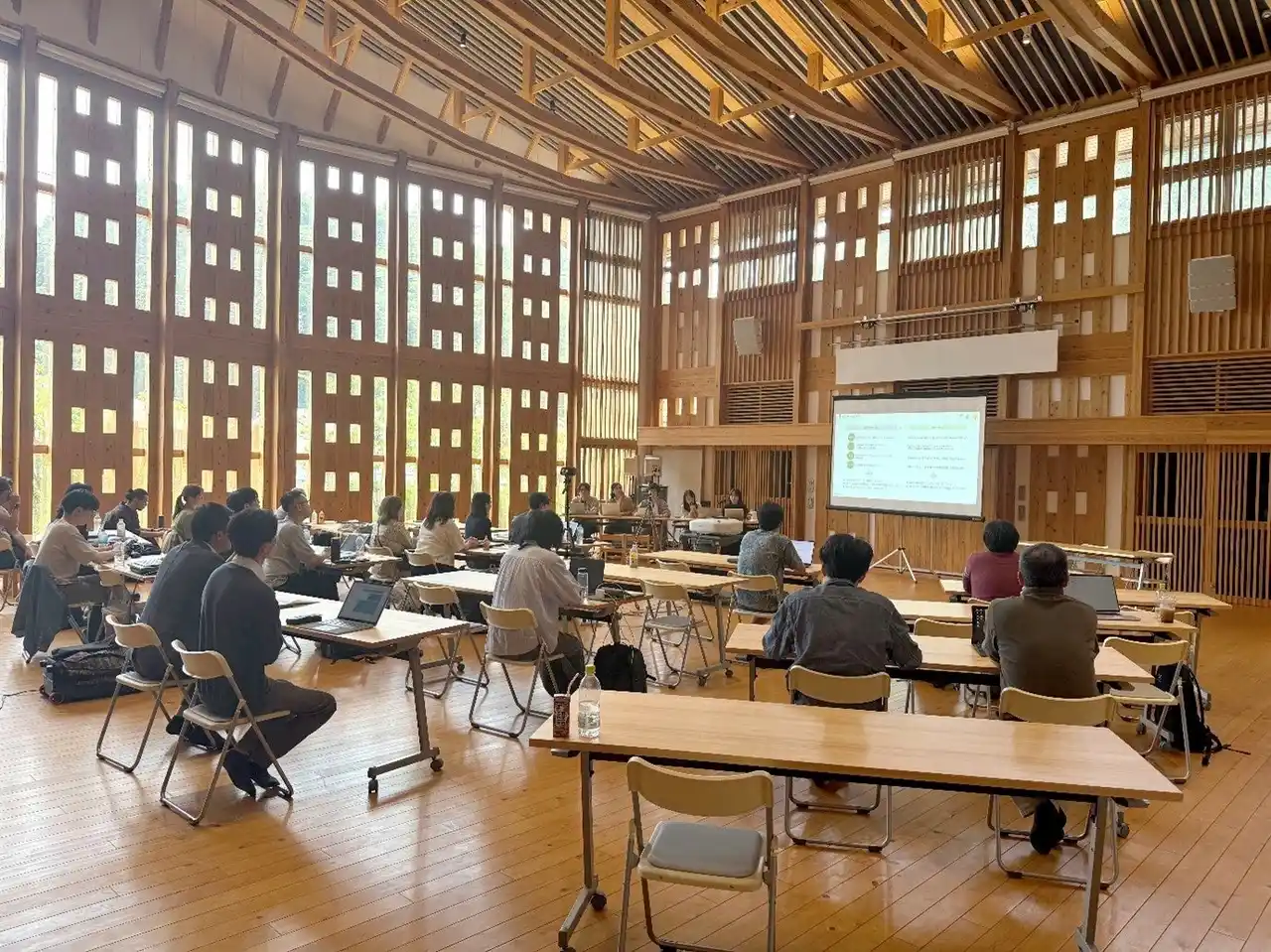 生成AIとコンテンツマーケティングで地方創生に挑戦！西粟倉村での合宿型企業研修を通じた、実践的な地域活性化支援
