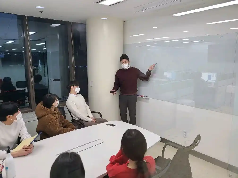 【株式会社アイサーチマーケティングジャパン】 インスタ広告ROI分析、アイサーチマーケティングジャパンがクリック数と予約率から見る成功パターン