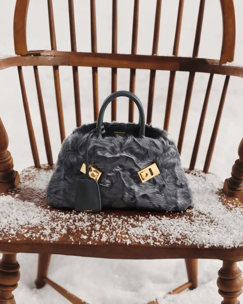 【FERRAGAMO】2026年 プレスプリング最新バッグコレクションにフォーカスしたポップアップストアを伊勢丹新宿店、阪急うめだ本店にて開催