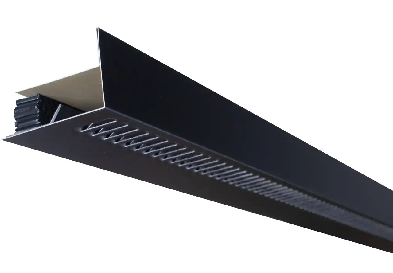 【日本住環境株式会社】 【MIKATAブランド】屋根デザインを開放するR-seriesより新発売！広小舞にも設置できる通気部材「REV-15 Model2」を10月3日（金）より販売開始予定！