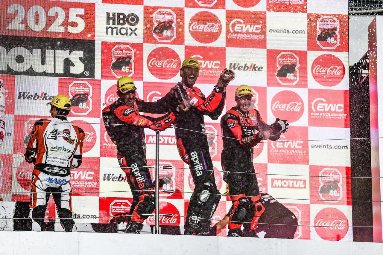 【ピアッジオ グループ ジャパン株式会社】 アプリリア RSV4 が鈴鹿 ８耐で表彰台を獲得