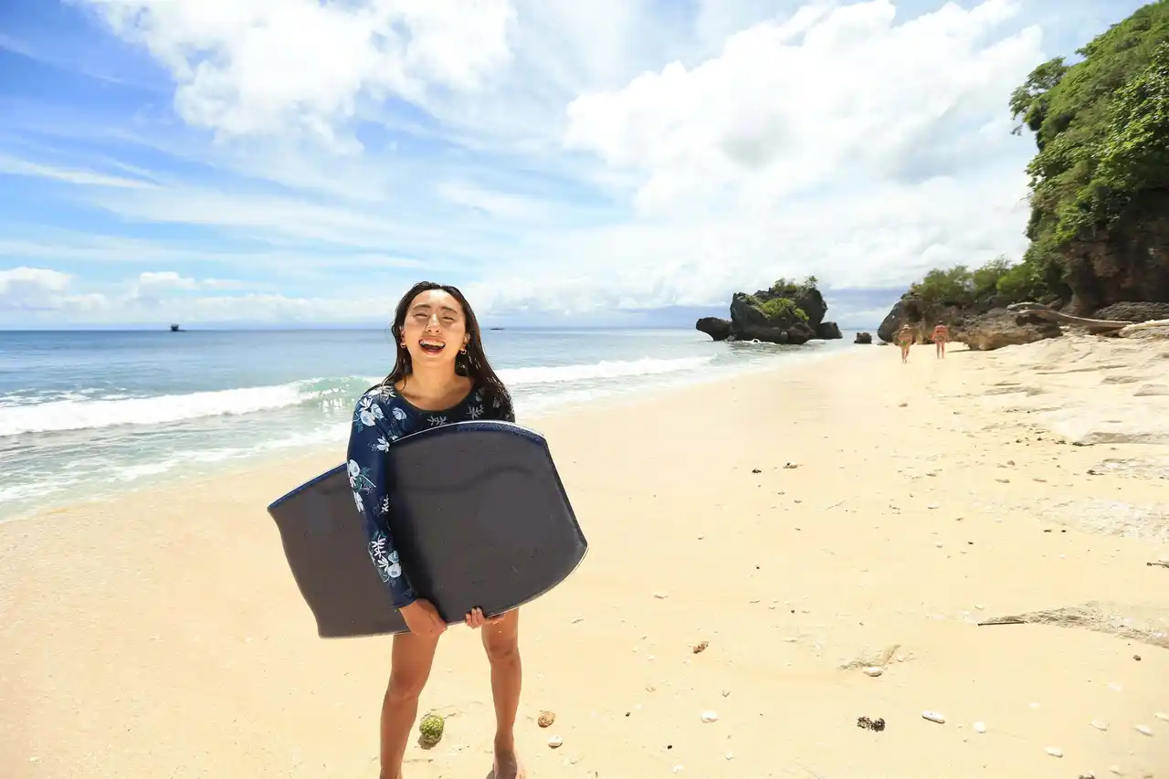 正和工業がプロボディボーダー西村優花選手とスポンサー契約を締結