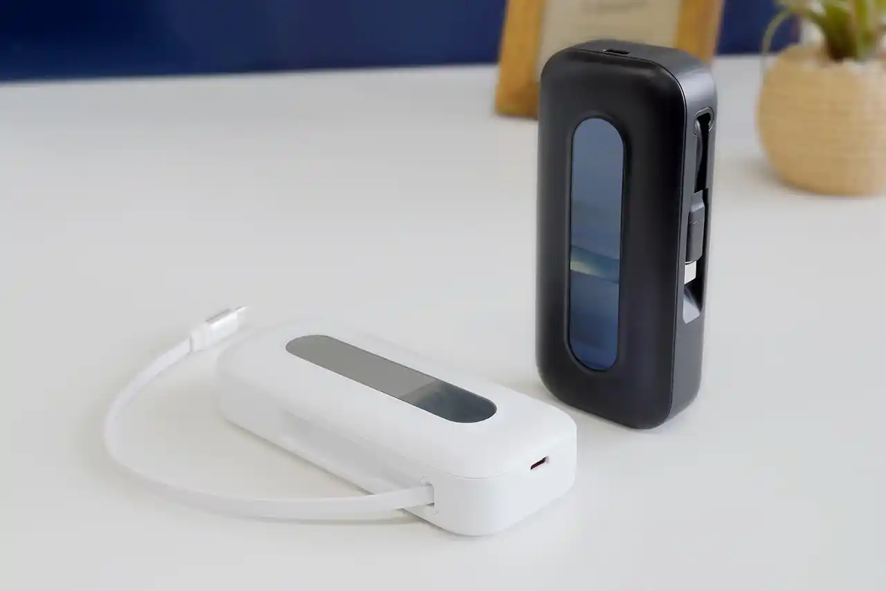 巻き取り式ケーブル×10000mAh×PD20W急速充電でスマートに充電！ OWL-LPB10021CRシリーズを発売。