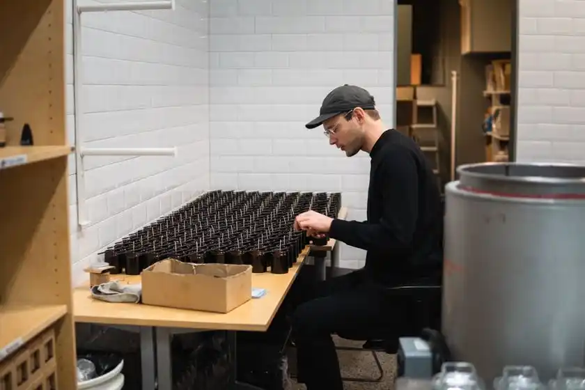 スウェーデンで一つひとつ手作り