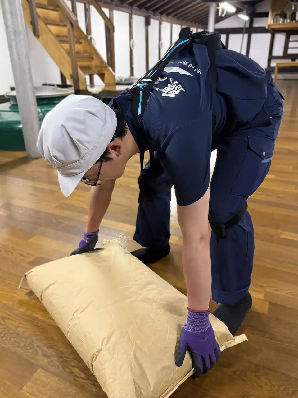 【株式会社イノフィス】 麒麟山酒造がマッスルスーツを導入し、業務改善へ