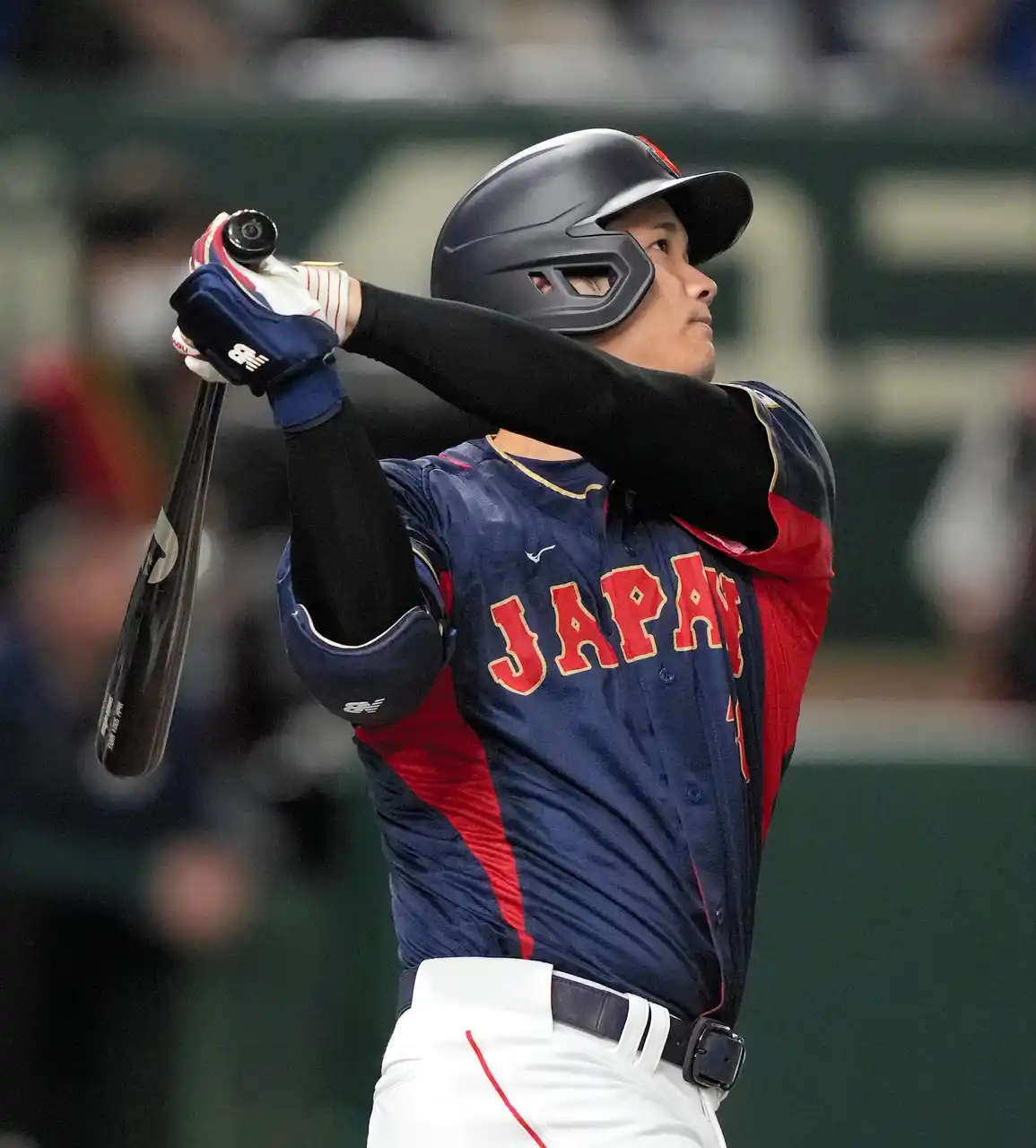 朝日新聞、三つの特集別刷りを元旦朝刊に　ＷＢＣ、Ｗ杯、エンタメ盛りだくさん