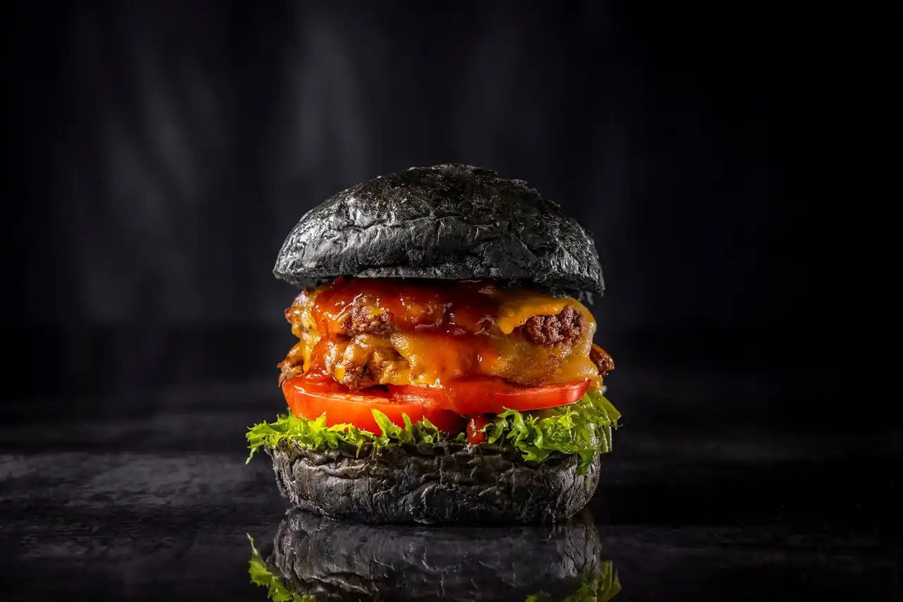 ダブルツリーbyヒルトン東京有明が贈る“黒”と“実り”をテーマにした秋季限定メニュー、9月13日（土）よりスタート