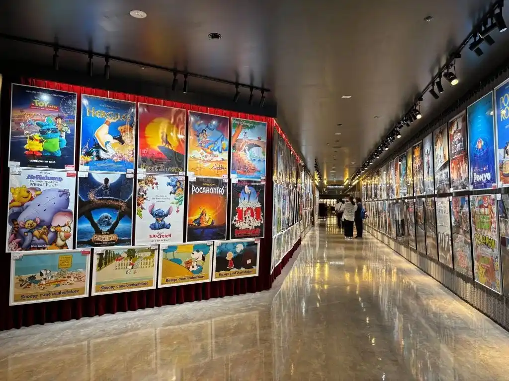 【株式会社ヒューマックスエンタテインメント】 映画館がアートギャラリーに!?ヒューマックスシネマの海外映画ポスター展に9万人が来場！好評につき延長決定！