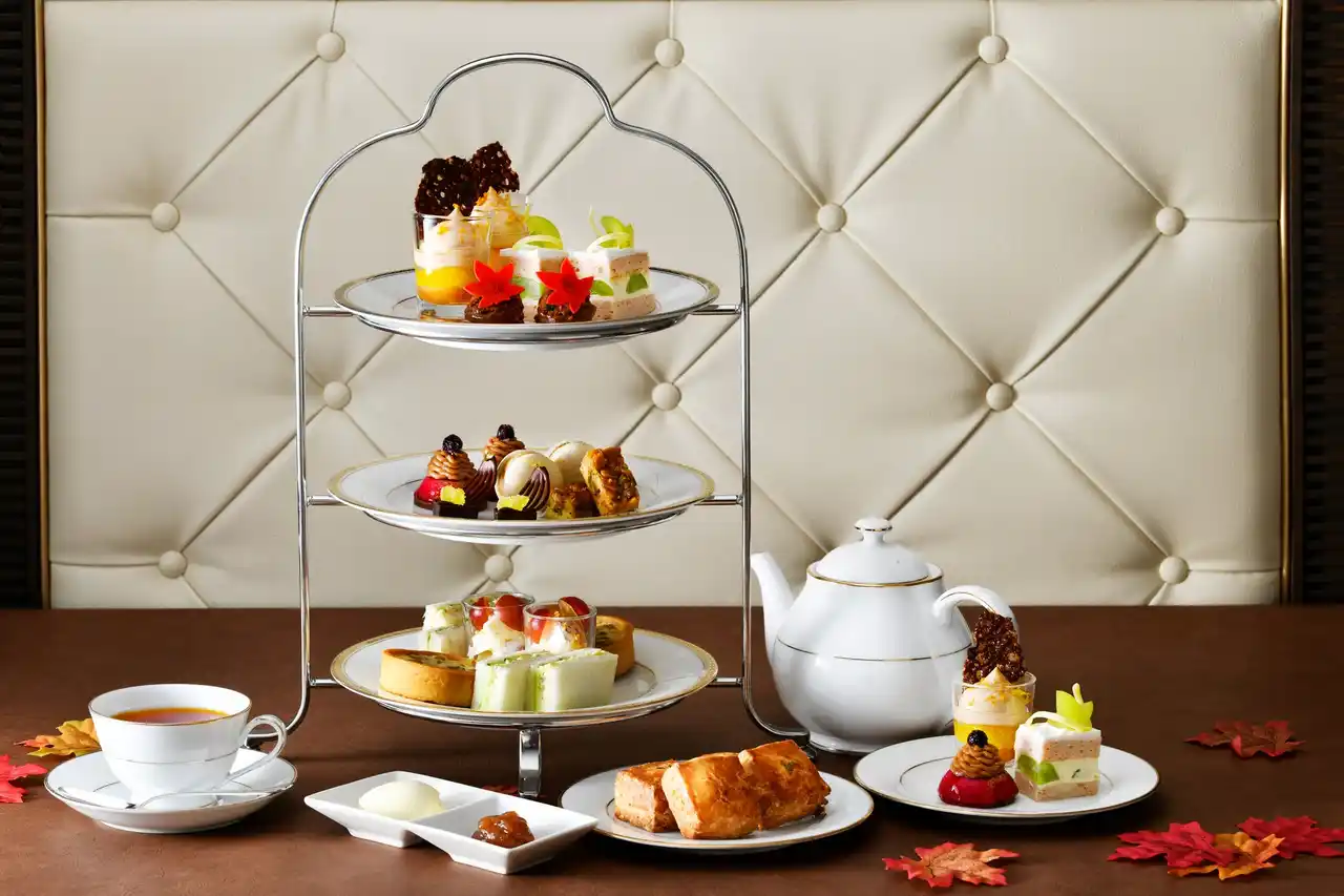 【ホテルニューグランド】美しく色づく季節の彩りを表現した実りの秋を堪能するティータイム「秋のアフタヌーンティー」（ロビーラウンジ ラ・テラス）