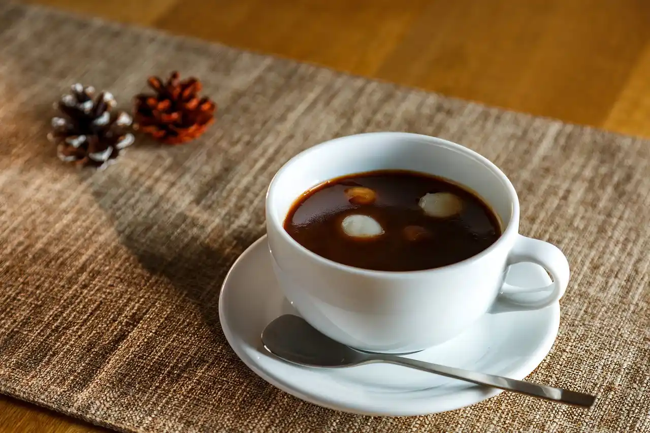 【株式会社丸山珈琲】 冬季限定メニュー“心もカラダもあたたまる甘味“「コーヒーおしるこ」を2026年１月1日（木）より発売