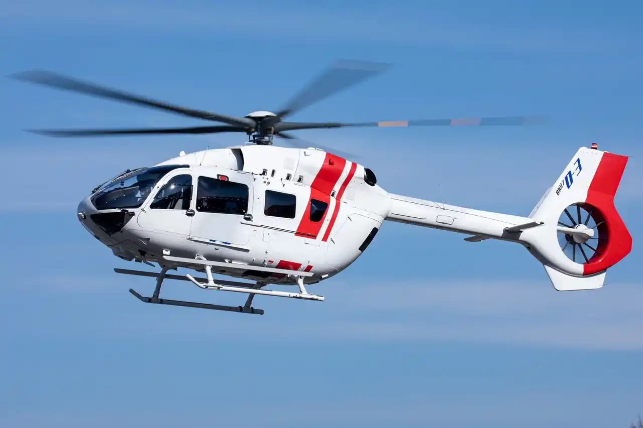 【川重岐阜サービス株式会社】 【川崎重工グループのヘリコプター手配サービス Z-Leg(TM)】　　　　「チャーター機で行く、空から味わう冬の贅沢」