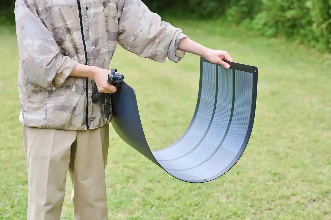 【Jackery Japan】 Jackeryが”曲がる”太陽光パネル「Jackery Solar Saga 100 Light」を2025年7月7日（月）より予約販売開始