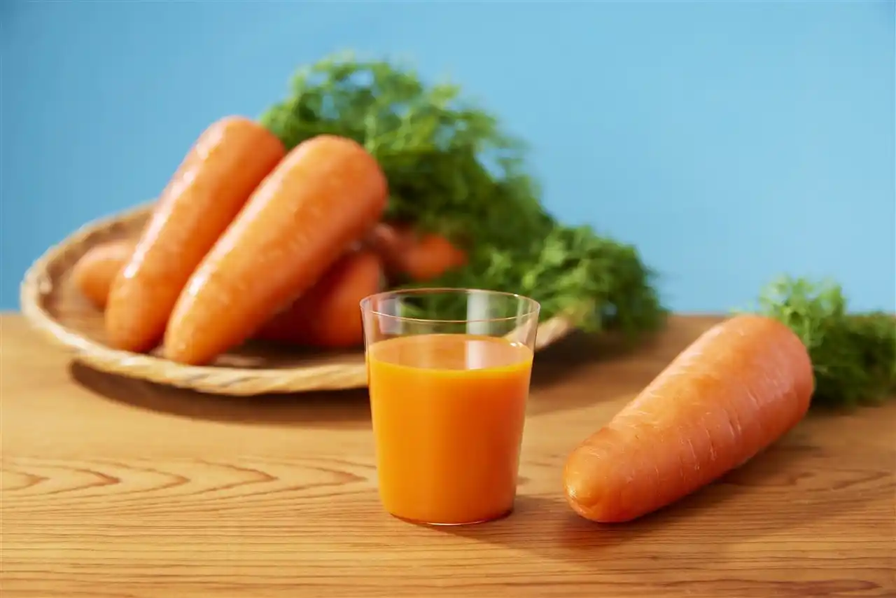 【カゴメ株式会社】 旬の国産にんじんを100％使用し、カゴメ独自の新製法「にんじん甘しぼり製法」で甘さを極めた　2026年「カゴメにんじんジュースプレミアム」数量限定発売