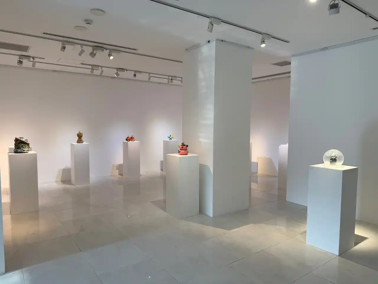 【三和物産株式会社】 【イベントレポート】9名のアーティストによる、17点の飾れる骨壺の展示・販売を行うアートフェア 「A・LIFE・FROM・DEATH」