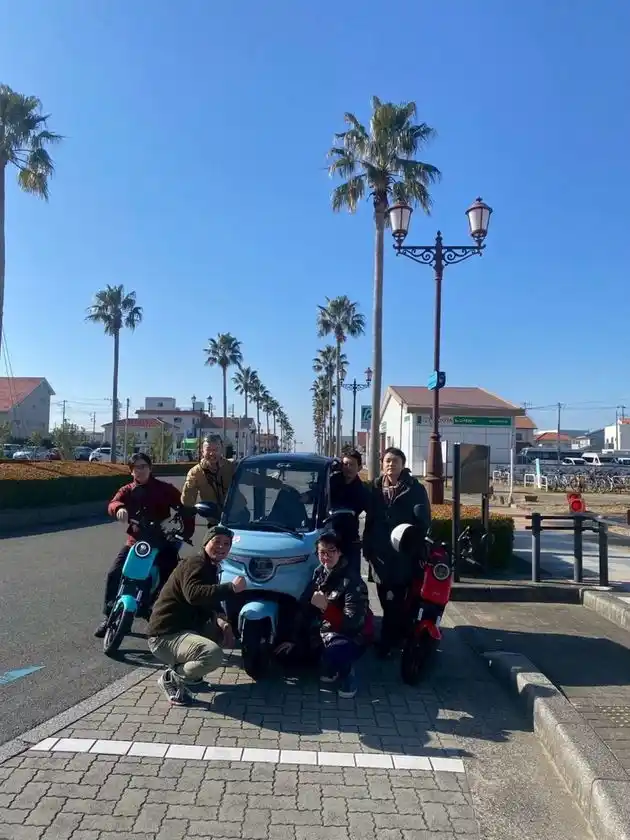 ラストワンマイルモビリティを活用して館山を巡る様子