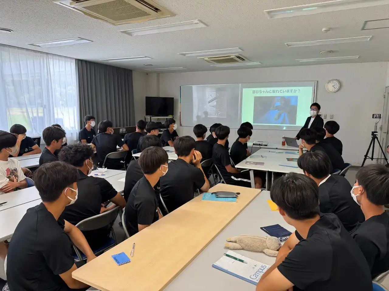 【アヲハタ(株)】 アヲハタがサンフレッチェ広島ユース選手を応援！広島大学の田原准教授を講師にお迎えし「時間栄養学」セミナーを開催。