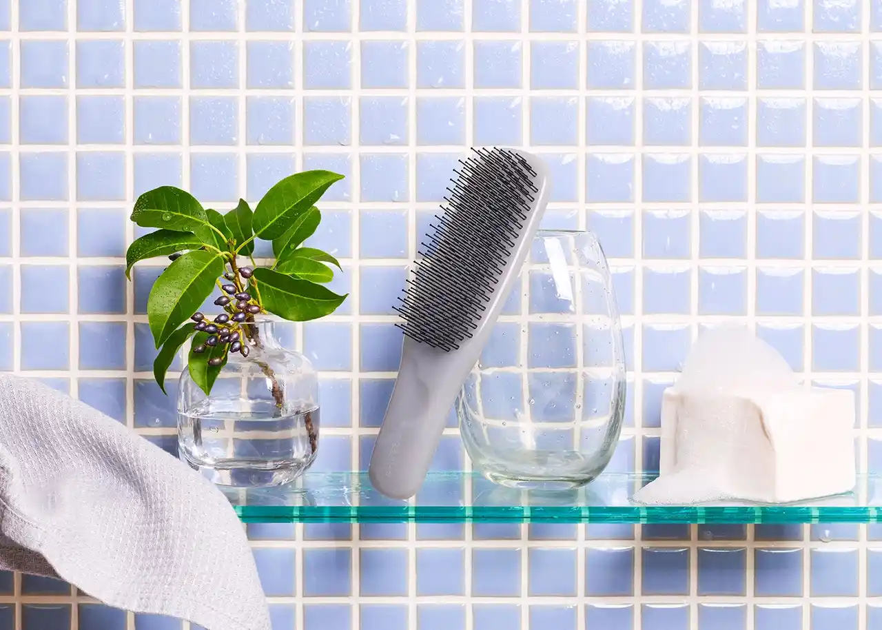 【貝印株式会社】 ビューティーツールブランド〈KOBAKO〉ヘアスムースブラシ（インバス）