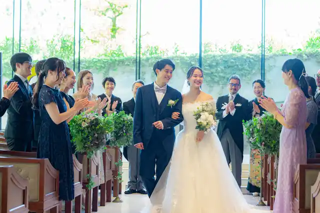 【タメニー株式会社】 結婚式などのセレモニー開催費用、100万円未満を希望の人は、70％超