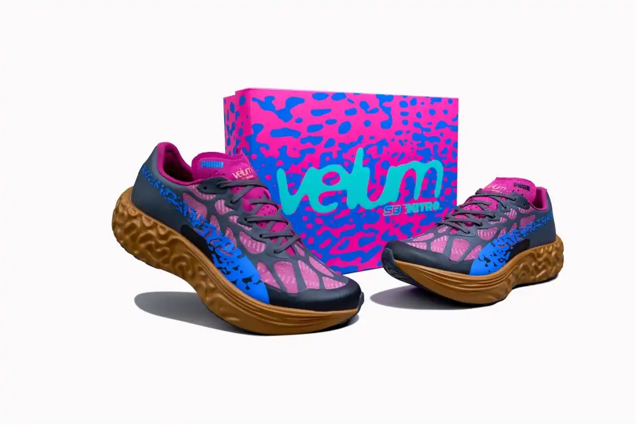 【プーマ ジャパン株式会社】 「PUMA × Salehe Bembury」初のライフスタイルモデルが登場　バイオモーフィックな発想から生まれた「VELUM SB NITRO」を2026年2月7日（土）より発売