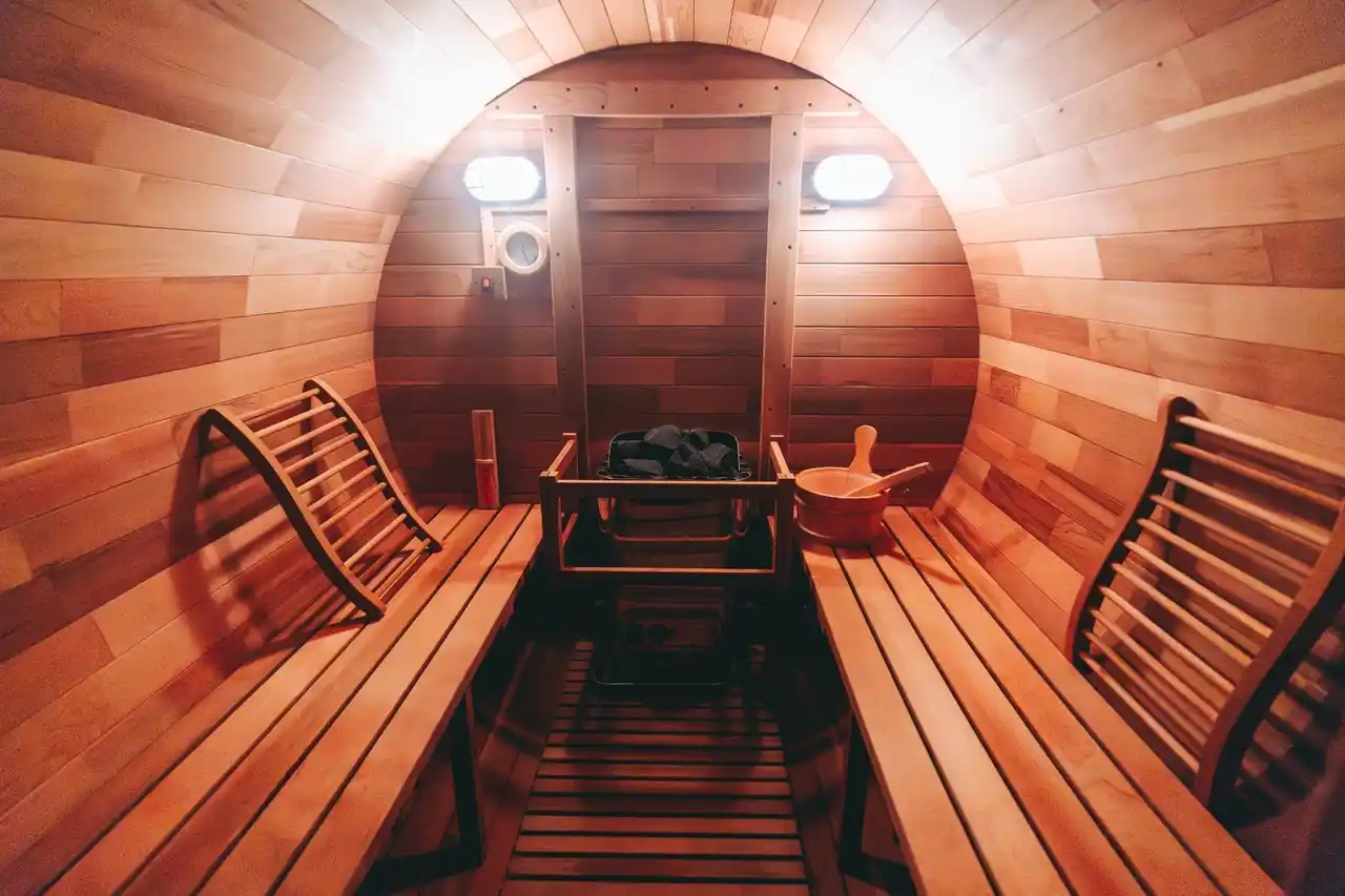 【INSIGHT WORKS株式会社】 サウナ付き民泊を新しいスタンダードに｜伊勢志摩「Small Resort 志摩」に絶景バレルサウナ誕生