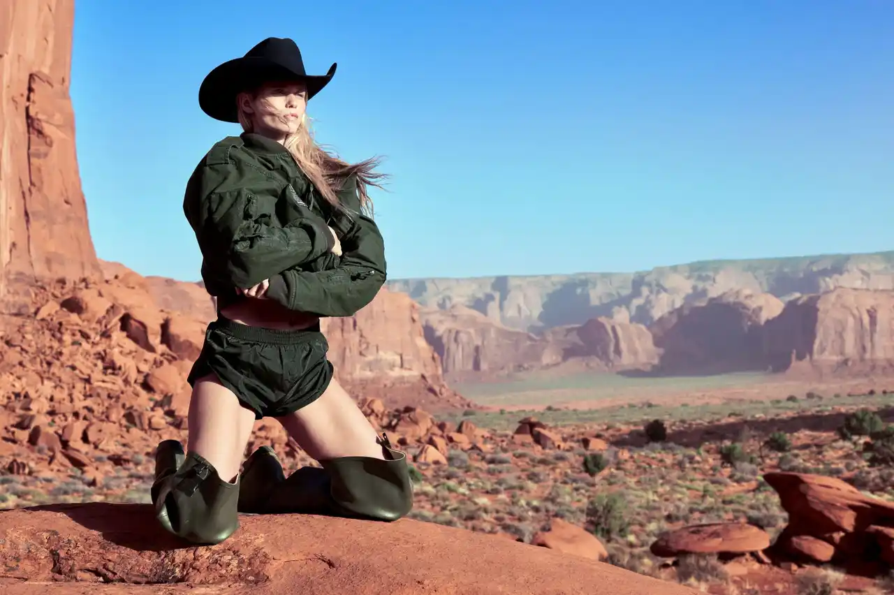 【株式会社カナダグースジャパン】 ハイダー・アッカーマンによるカプセルコレクション「SNOW GOOSE BY CANADA GOOSE」の新章公開。機能性とデザイン性を兼ね備えた新作アイテムが登場