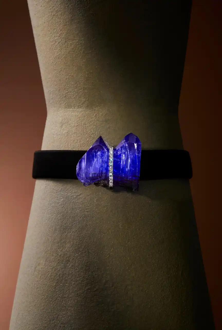 【銀座・和光】地階アーツアンドカルチャーにて福王寺朱美氏による新ブランド「THAR」がデビュー