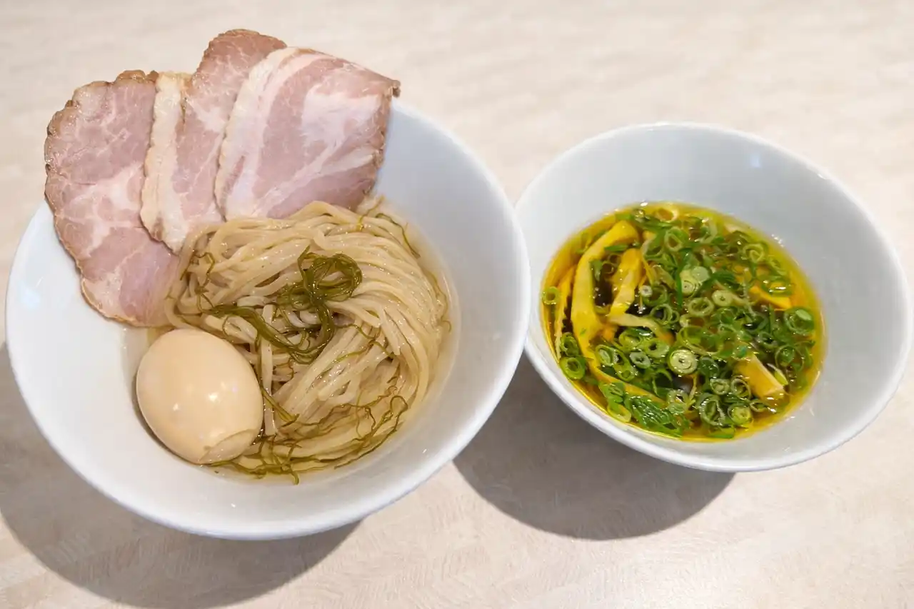 【株式会社スマイル】 津田沼で話題の「昆布水つけ麺」が進化｜4種の昆布を使った一杯をらーめん和田屋が提供開始