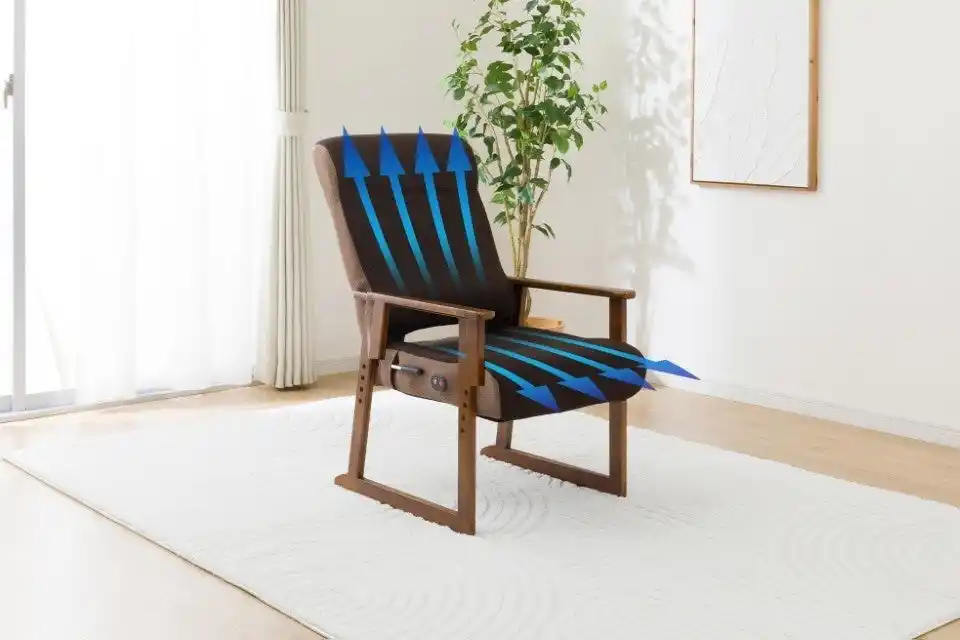 【株式会社ニトリホールディングス】 暑い夏、長時間座ってもムレにくい！電動ファン内蔵「空気が通る高座椅子」を新発売