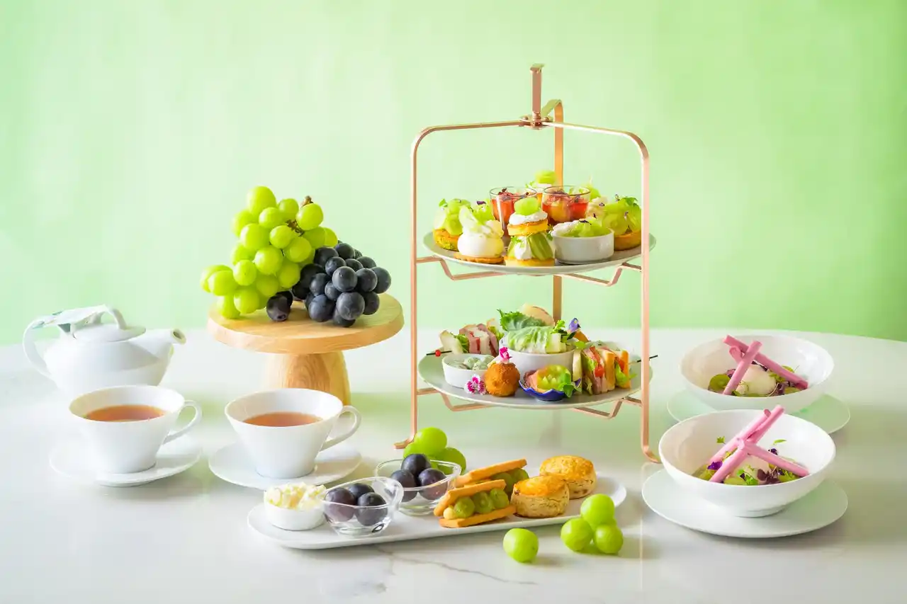 【マリオット・インターナショナル　ジャパン】 【コートヤード・バイ・マリオット福井】「秋の宝石　シャインマスカット・アフタヌーンティー」が季節限定で登場