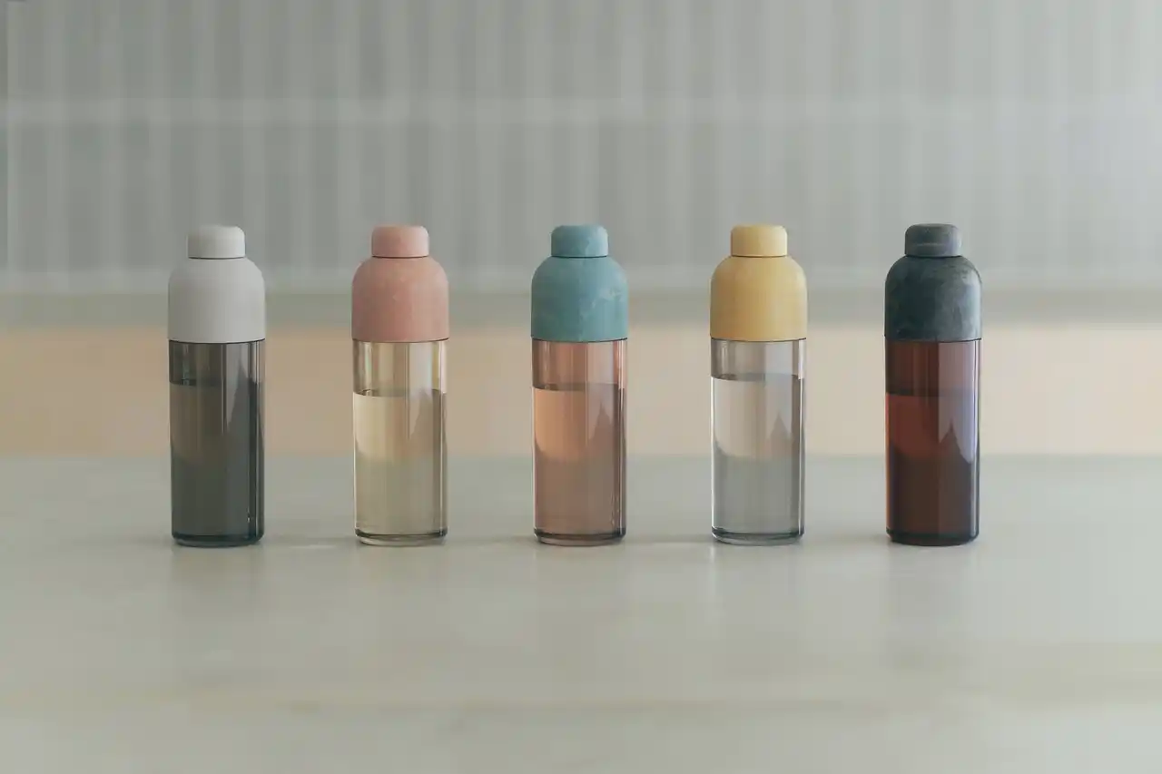 MOHEIMから、日常に「ささやかな彩り」を添えるWATER BOTTLEが新登場