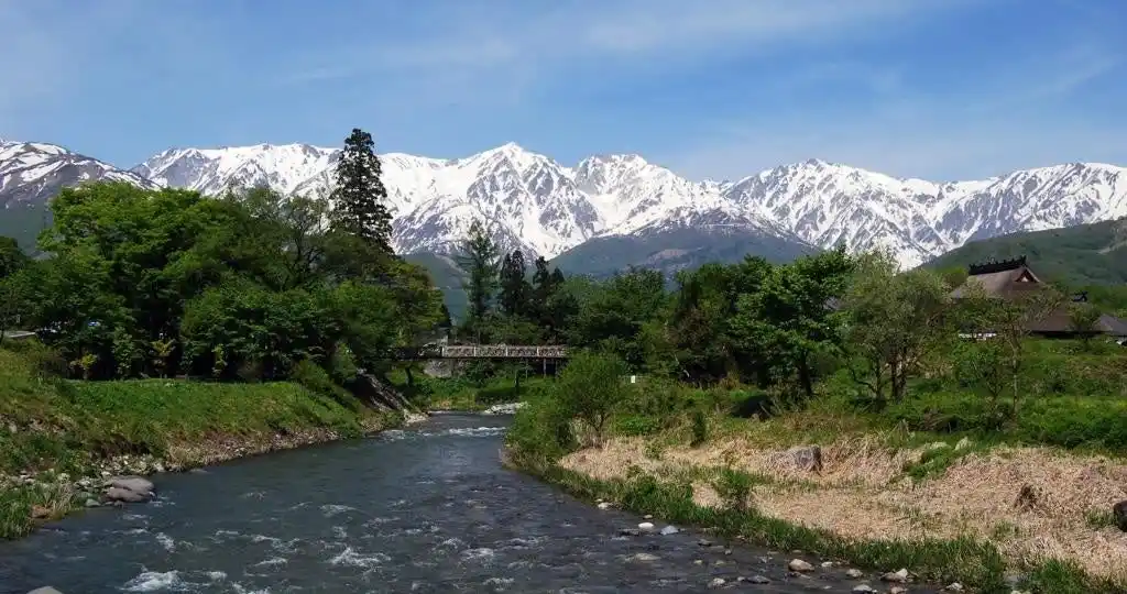 【Booking.com Japan K.K.】 ブッキング・ドットコム、夏の多世代旅行にもおすすめの自然が満喫できる旅先をご提案