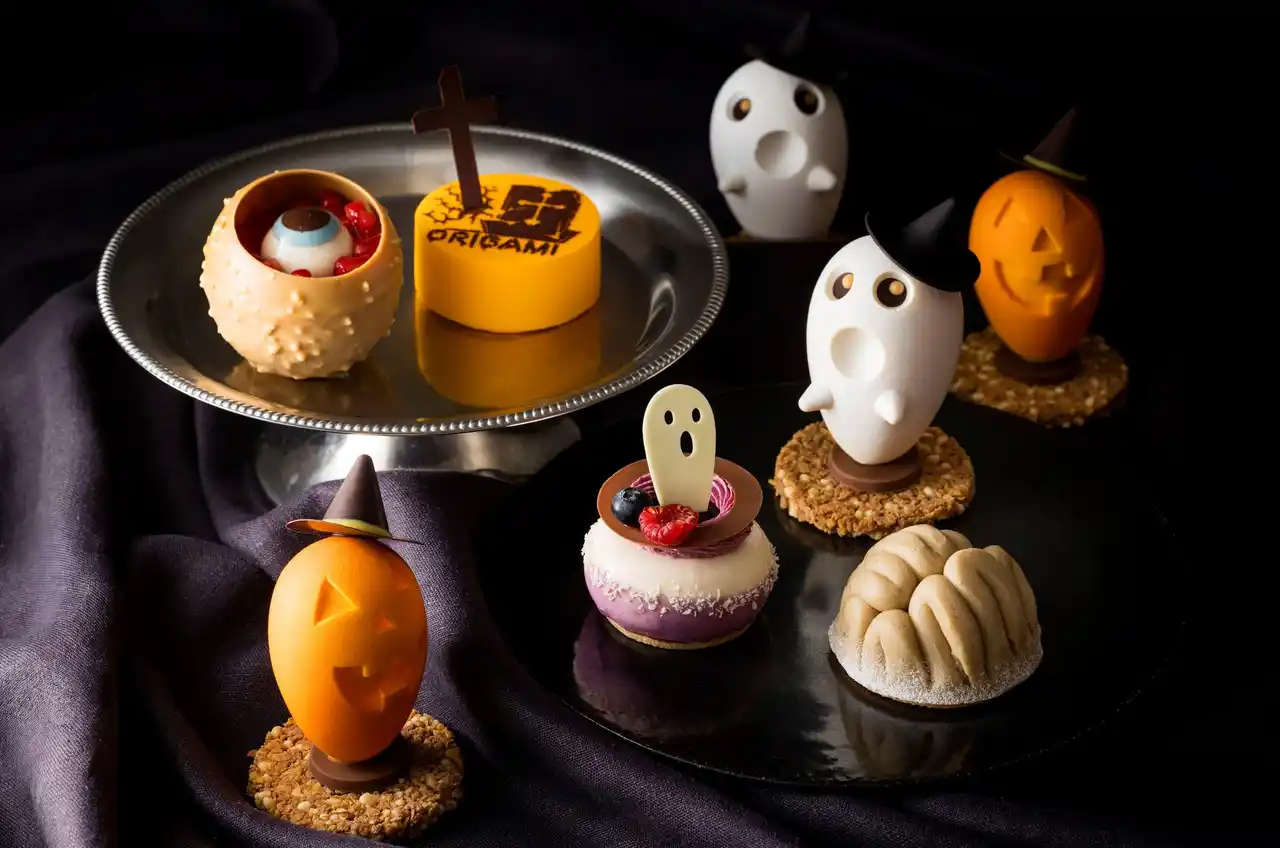 ハロウィンを彩る、ザ・キャピトルホテル 東急のユニークなスイーツ。ジャック・オー・ランタンやファントムなど、見た目も味わいも楽しめる限定スイーツを展開